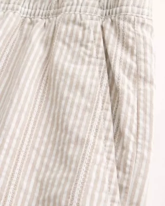 shorts seersucker acima do joelho 2 2 330x413 - Shorts Seersucker Acima do Joelho